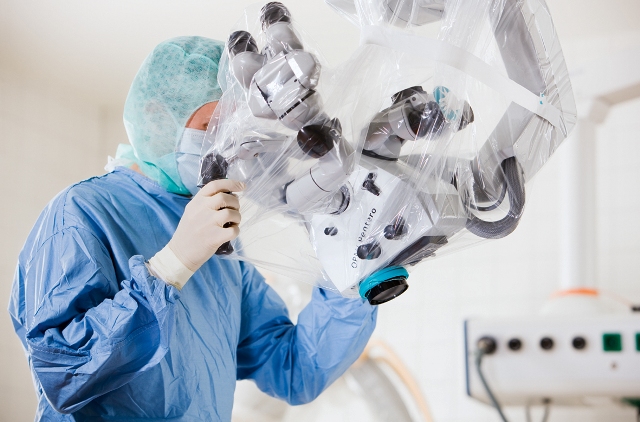 ZF0050_Vari-Lens Cover In use close Up_RGB